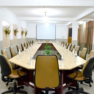 conference-room-hotel-shobla-royale-kullu-square