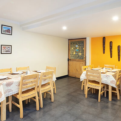 dining-area-shobla-pine-royale-manali-square