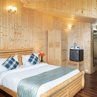 luxury-attic-room-hotel-shobla-pine-royale-manali-square