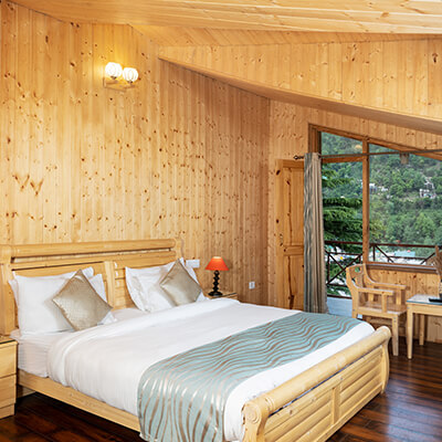 luxury-attic-room-shobla-pine-royale-manali-hotel-square