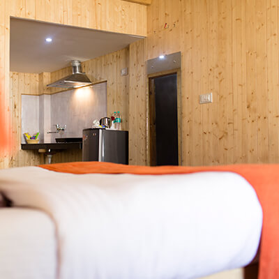 luxury-room-kitchenette-shobla-pine-royale-manali-square