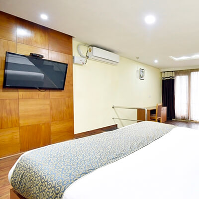 luxury-suite-room-hotel-shobla-royale-kullu-square