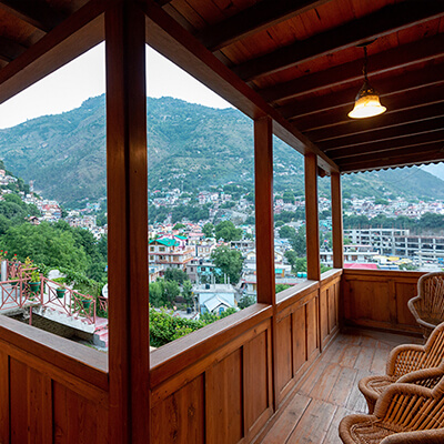 seating-area-shobla-kaathkuni-royale-kullu-square