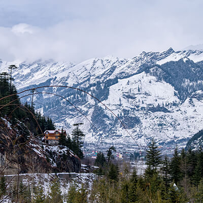 shobla-pine-royale-view-from-old-manali-winters-square