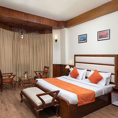 executive-room-curtains-hotel-shobla-royale-kullu-square