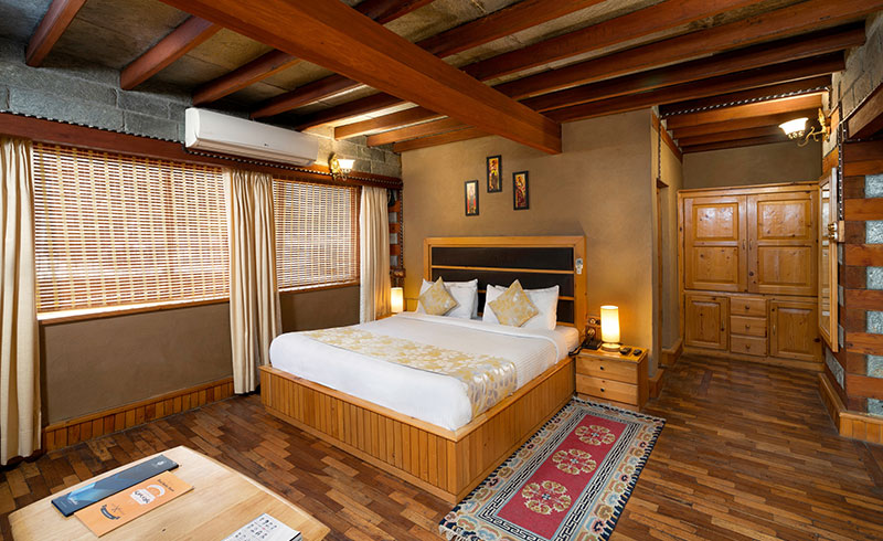 luxurious-room-shobla-kaathkuni-royale-kullu