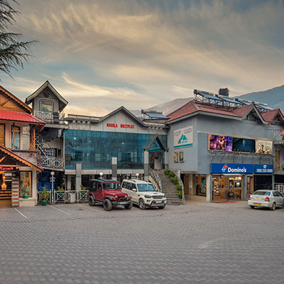 parking-area-shobla-royale-kullu-square